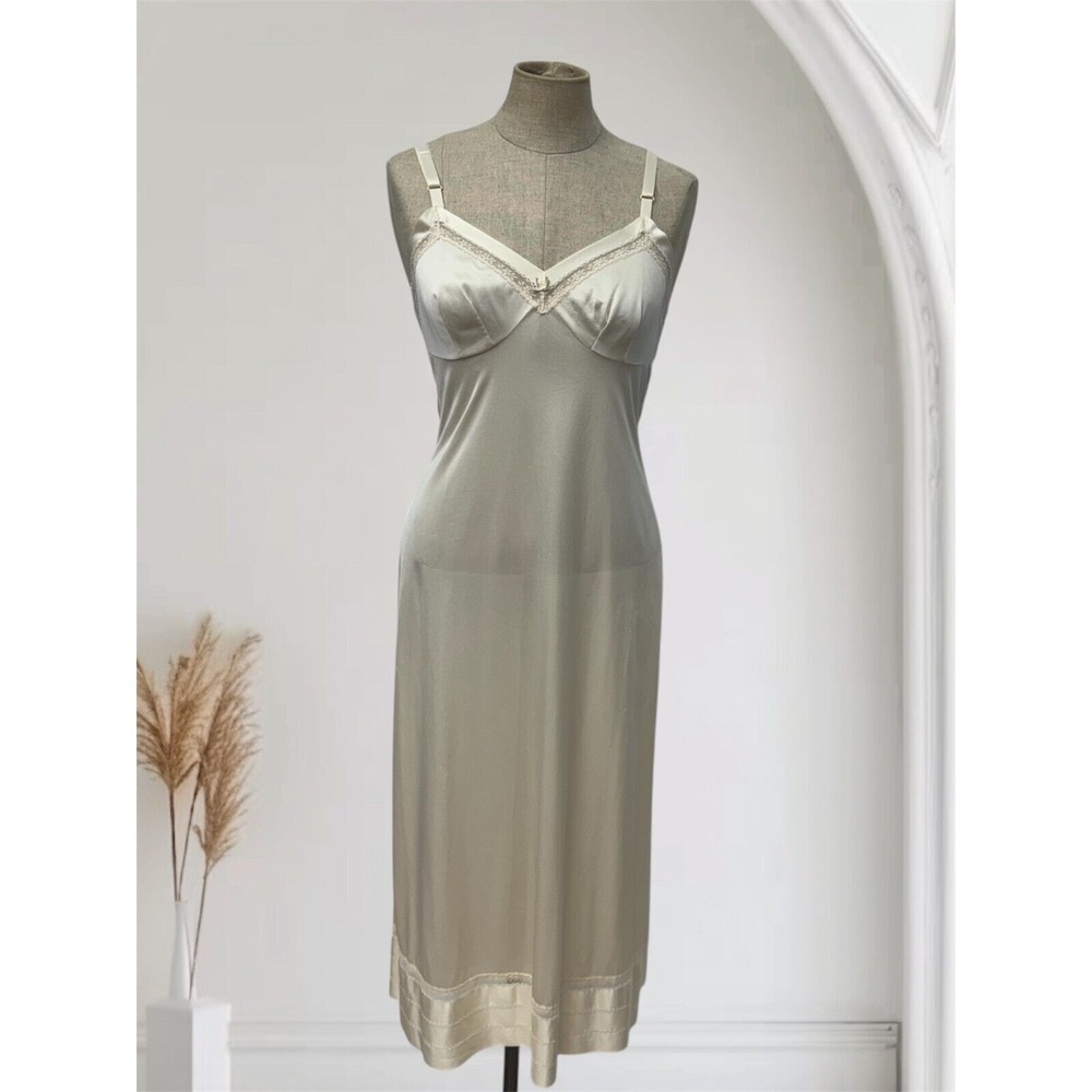 Vintage Lorraine Ivory Size S 32 F Lingerie Full Slip Dress Tricot Nylon Strappy